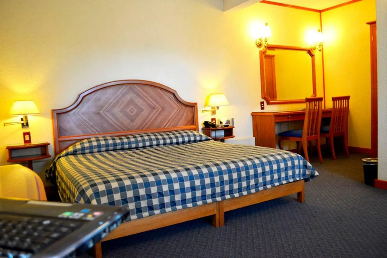 Hotel Lastra Puebla 4*,